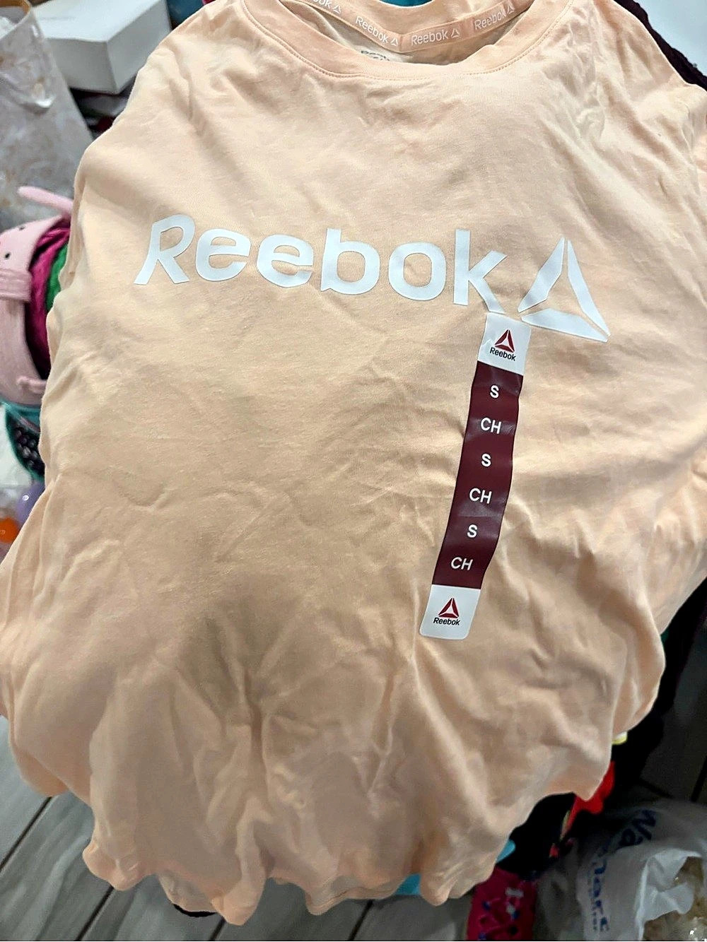 Reebok Classic Logo T-Shirt Short Sleeve Logo Tee in Pink Size Small
